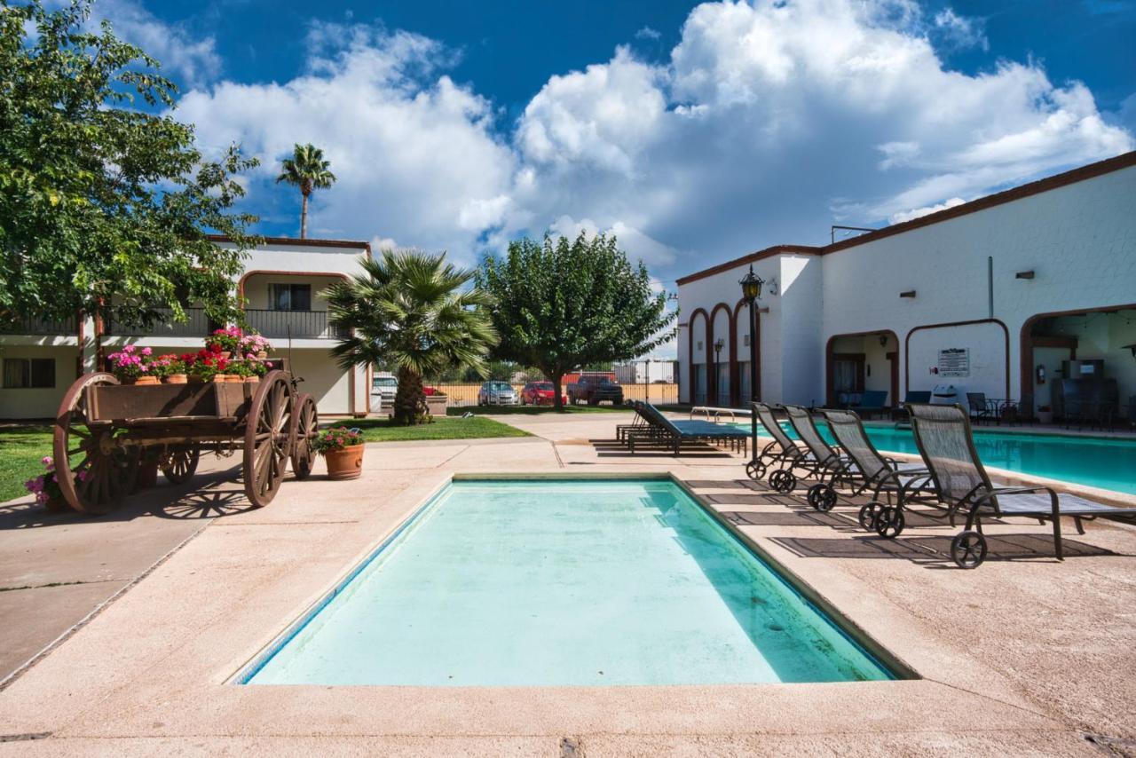 Hotel Hacienda Nuevo Casas Grandes Luaran gambar
