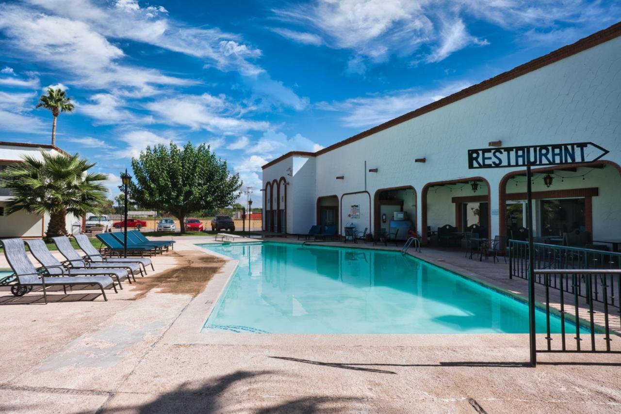 Hotel Hacienda Nuevo Casas Grandes Luaran gambar